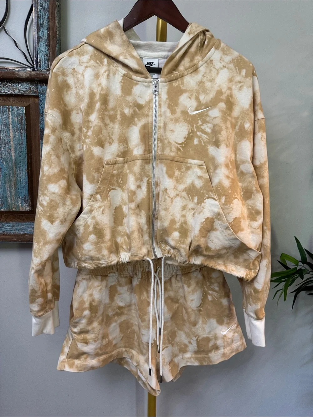 Nike Tie-Dye Zip Hoodie & Shorts Set - Tan, White